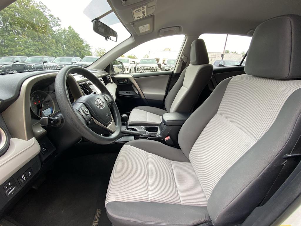 Thumbnail: 2014 Toyota RAV4 - 10