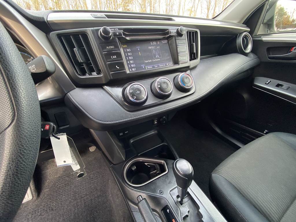 Thumbnail: 2017 Toyota RAV4 - 9