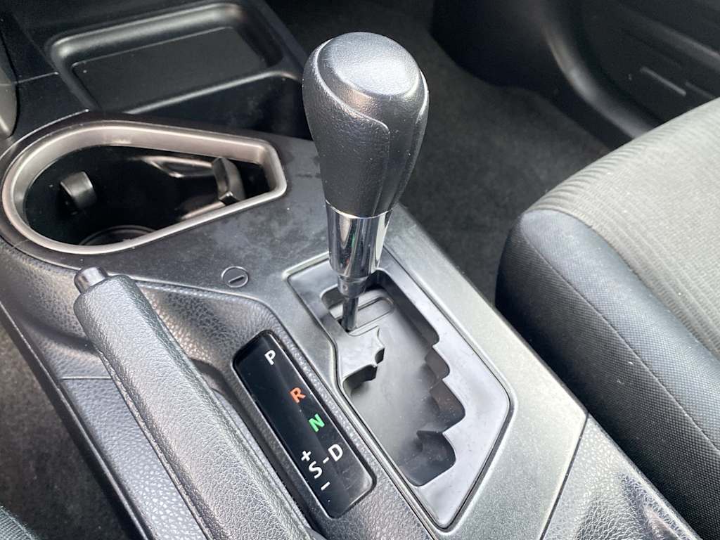 Thumbnail: 2017 Toyota RAV4 - 15