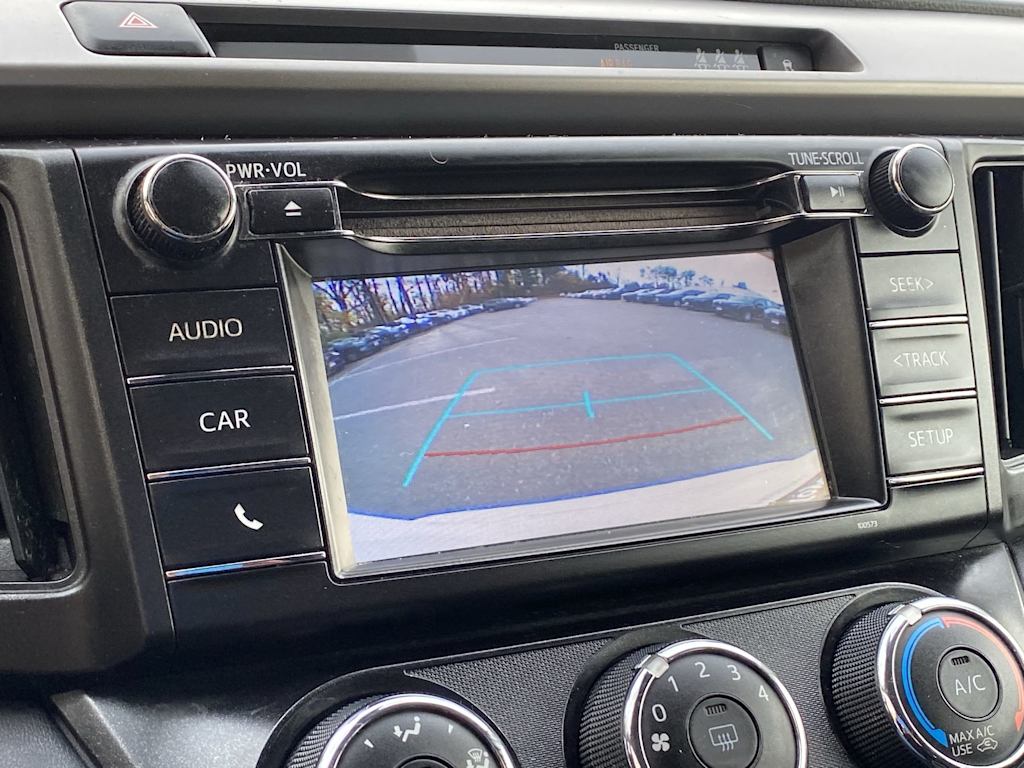 Thumbnail: 2017 Toyota RAV4 - 32