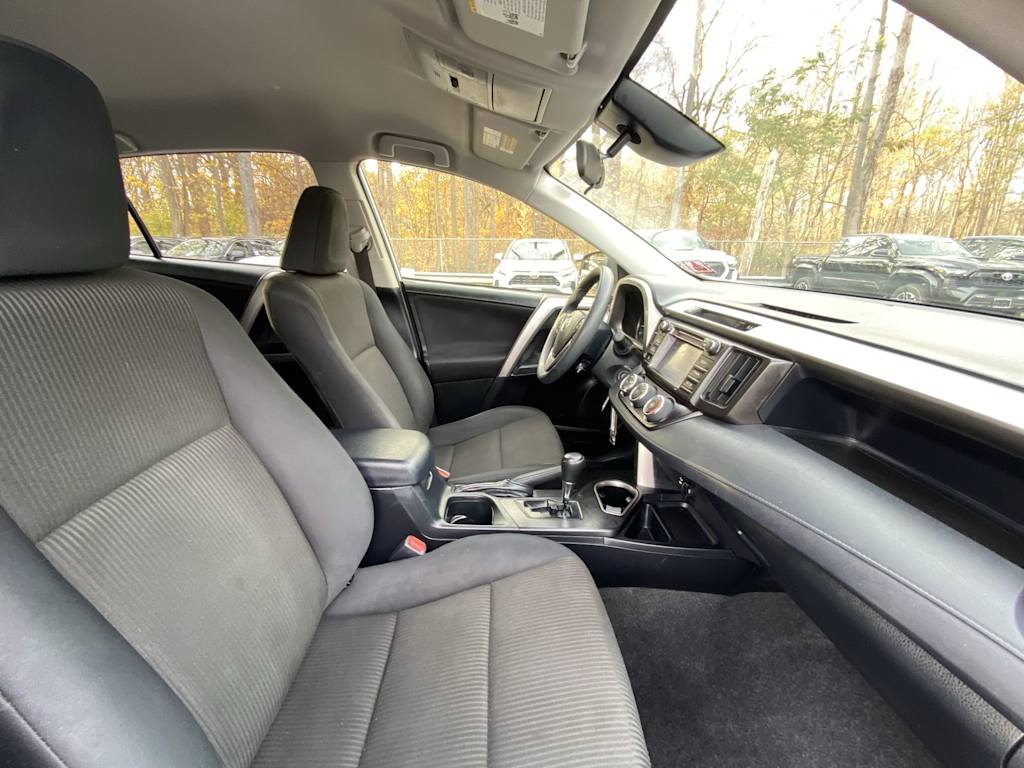 Thumbnail: 2017 Toyota RAV4 - 28