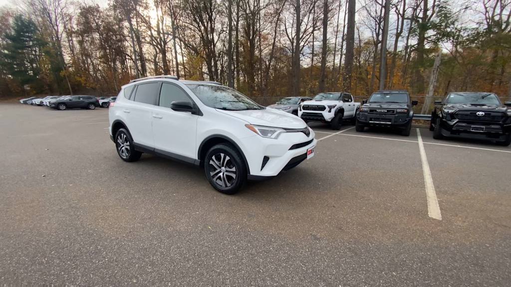 Thumbnail: 2017 Toyota RAV4 - 7