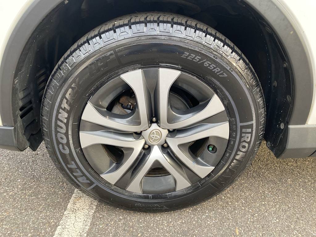 Thumbnail: 2017 Toyota RAV4 - 8