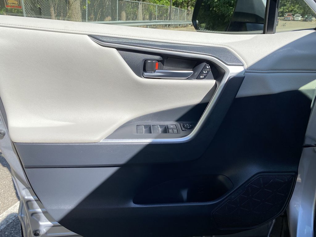 Thumbnail: 2024 Toyota RAV4 - 32