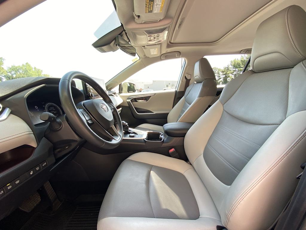 Thumbnail: 2024 Toyota RAV4 - 10