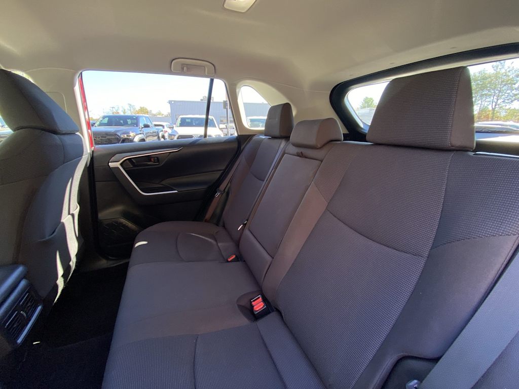 Thumbnail: 2022 Toyota RAV4 - 11