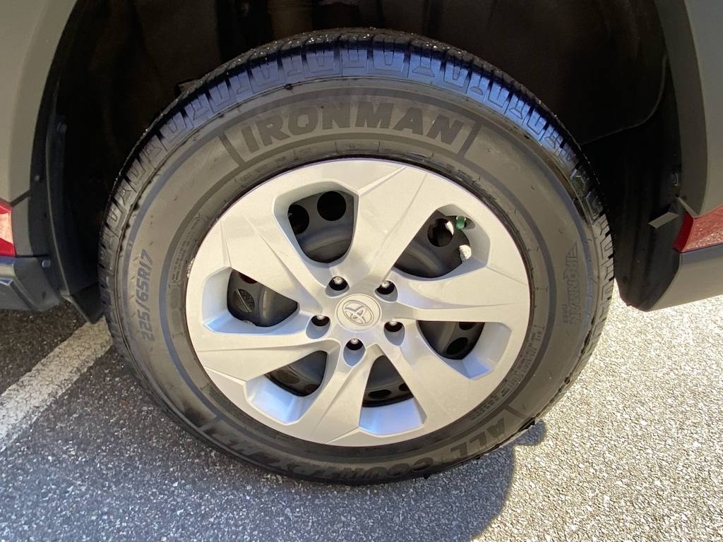 Thumbnail: 2022 Toyota RAV4 - 21