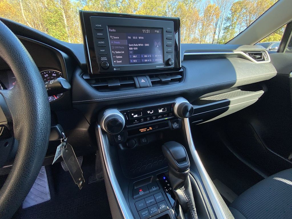 Thumbnail: 2022 Toyota RAV4 - 8