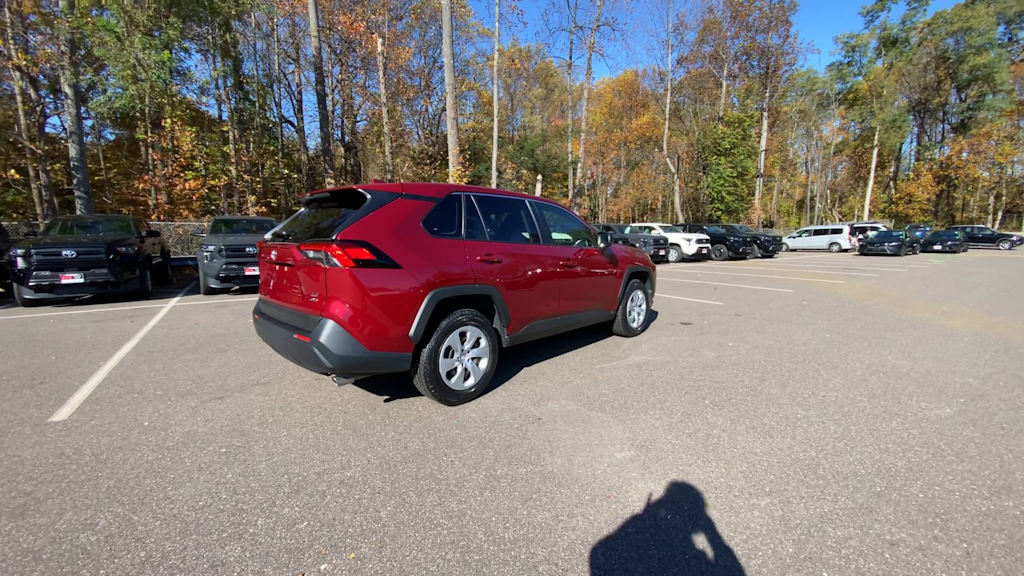 Thumbnail: 2022 Toyota RAV4 - 6