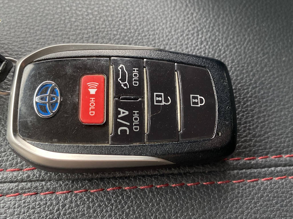 Thumbnail: 2021 Toyota RAV4 - 18