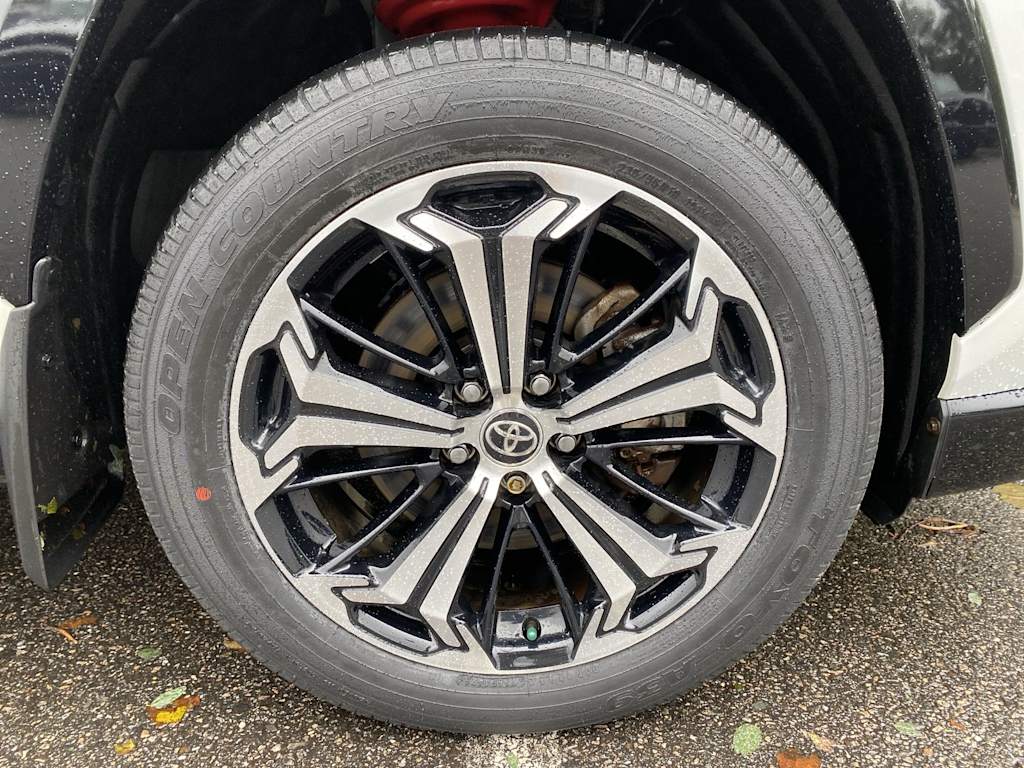 Thumbnail: 2021 Toyota RAV4 - 28