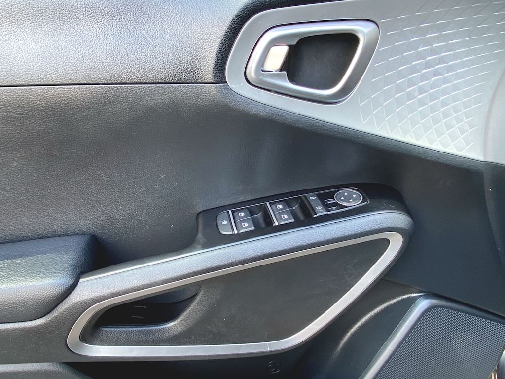 Thumbnail: 2023 Kia Soul - 20