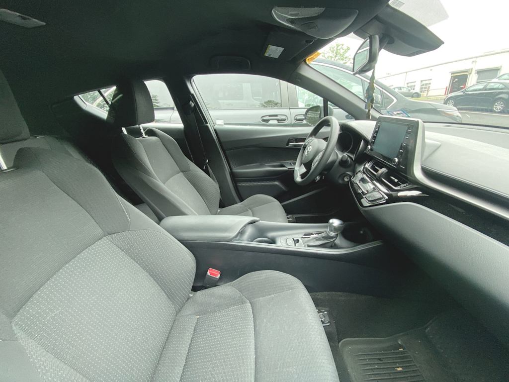 2019 Toyota C-HR LE 6