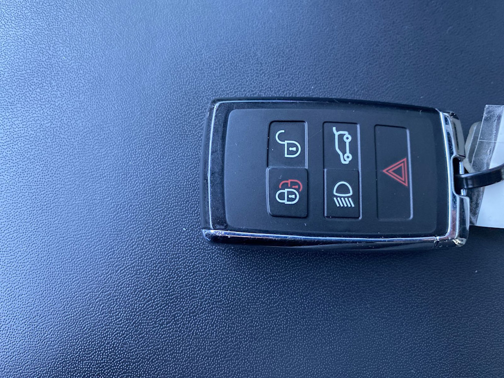 Thumbnail: 2020 Land Rover Range Rover Sport - 17