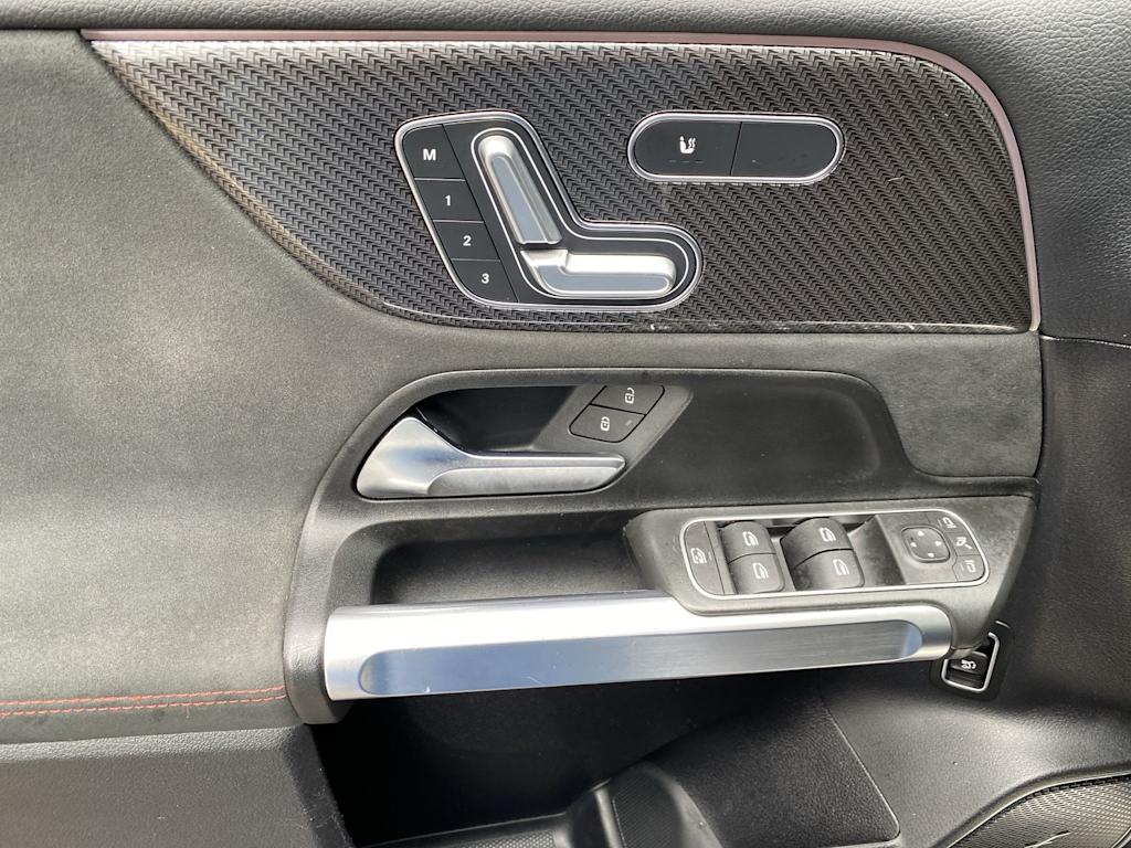 Thumbnail: 2021 Mercedes-Benz GLB - 30