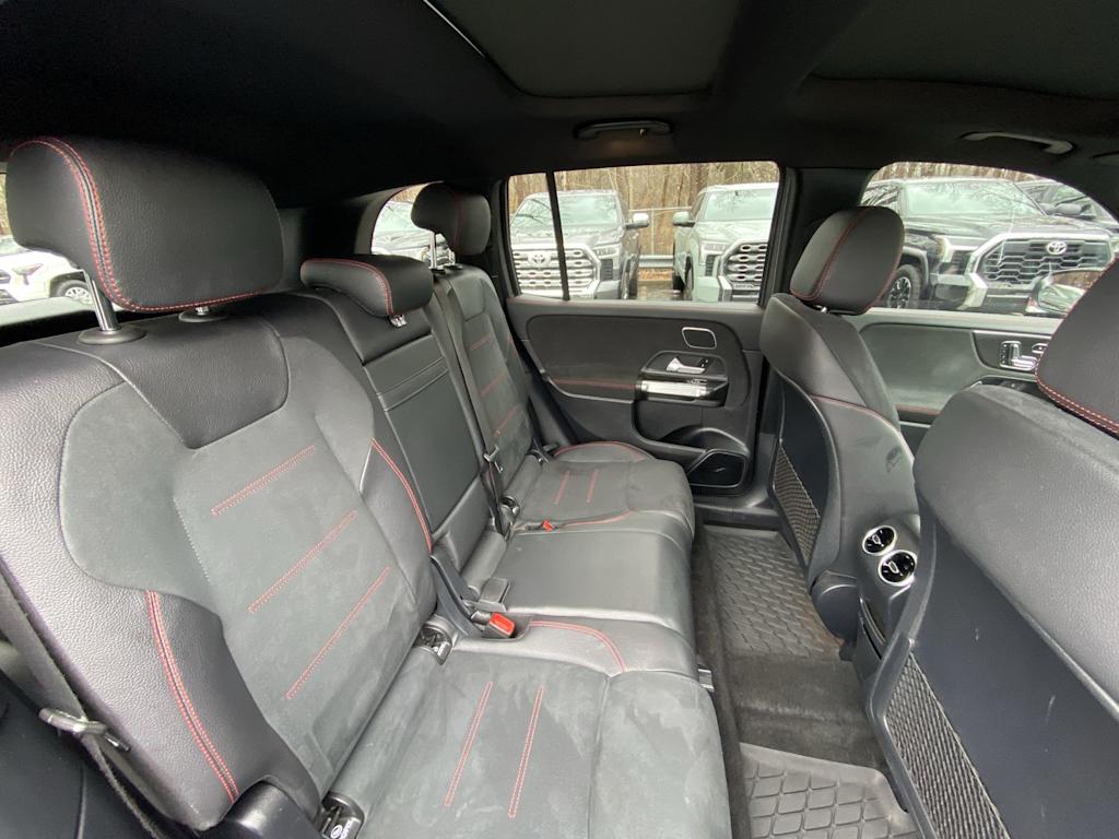 Thumbnail: 2021 Mercedes-Benz GLB - 33