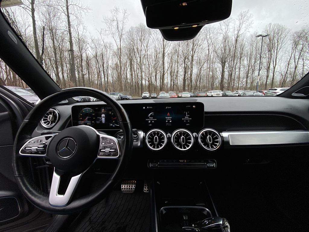 Thumbnail: 2021 Mercedes-Benz GLB - 2