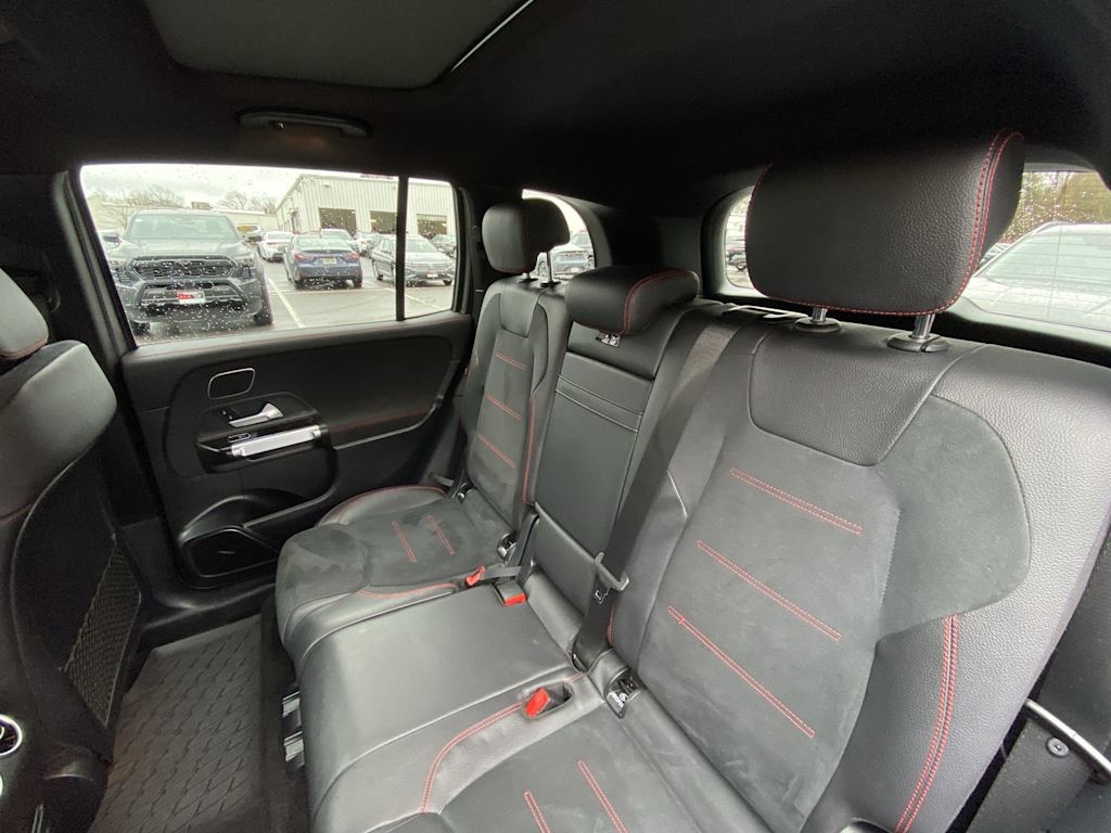 Thumbnail: 2021 Mercedes-Benz GLB - 12