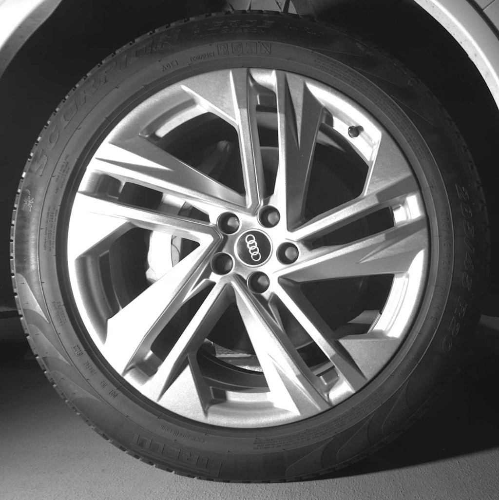Thumbnail: 2021 Audi Q7 - 15