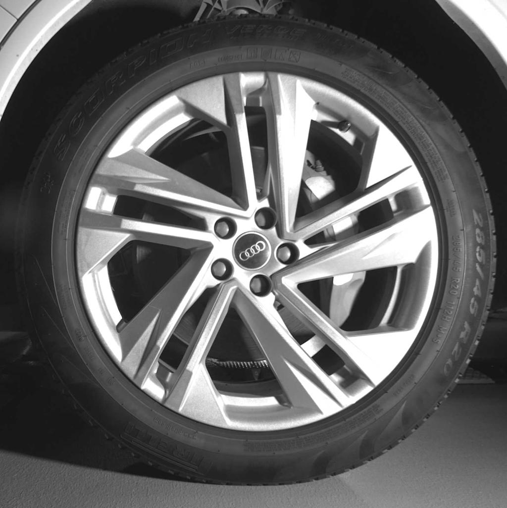 Thumbnail: 2021 Audi Q7 - 6