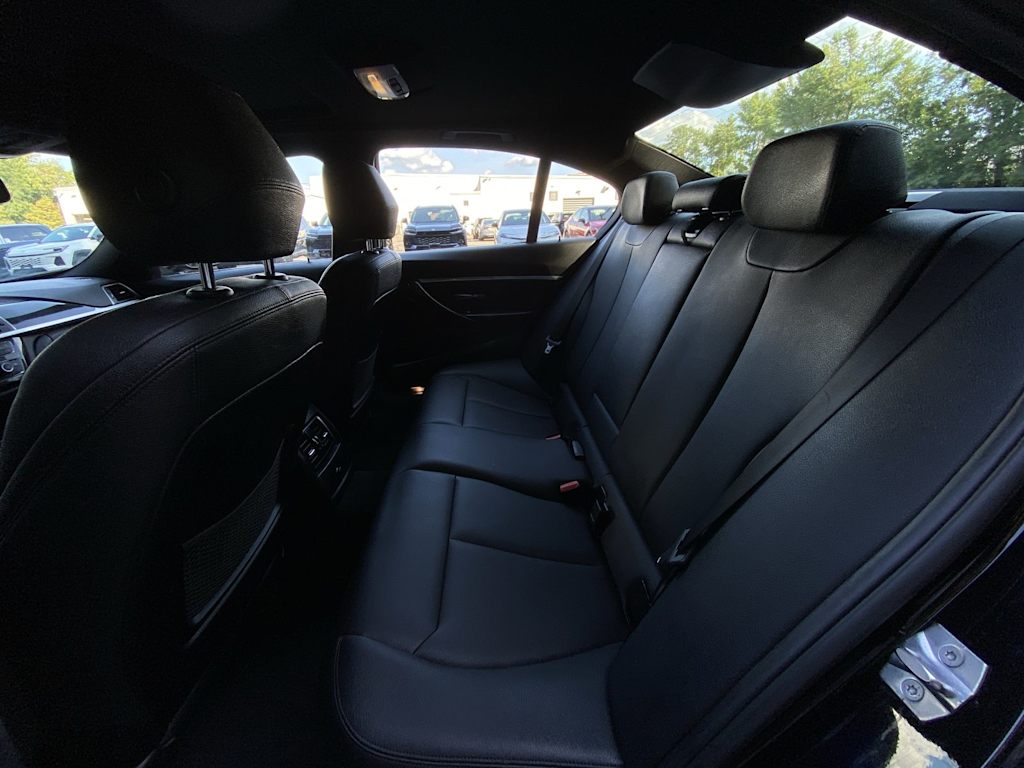 Thumbnail: 2018 BMW 3 Series - 31