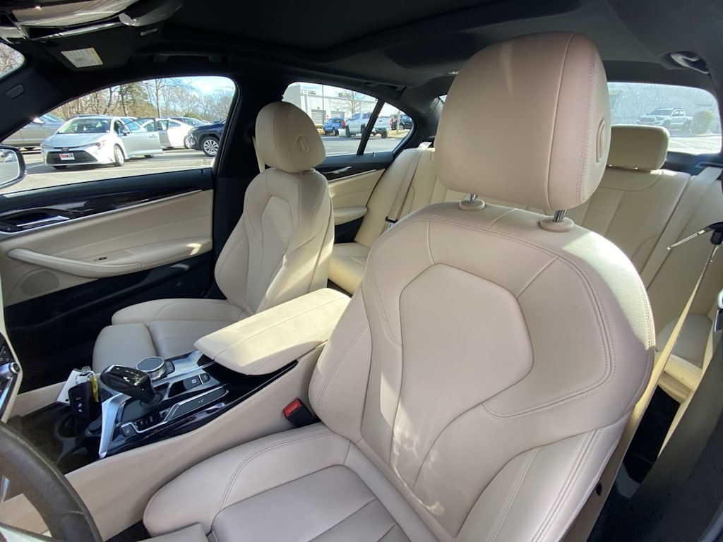 Thumbnail: 2020 BMW 5 Series - 10