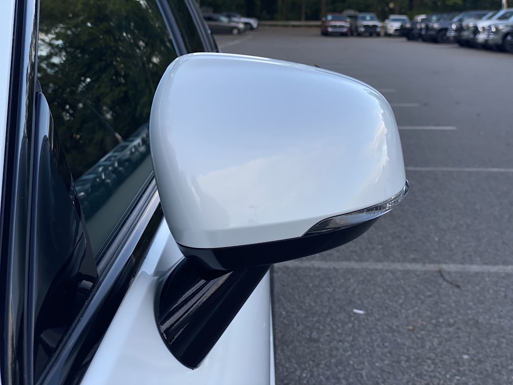 Thumbnail: 2020 Volvo V60 - 26