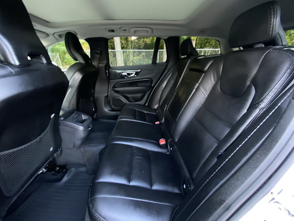 Thumbnail: 2020 Volvo V60 - 13