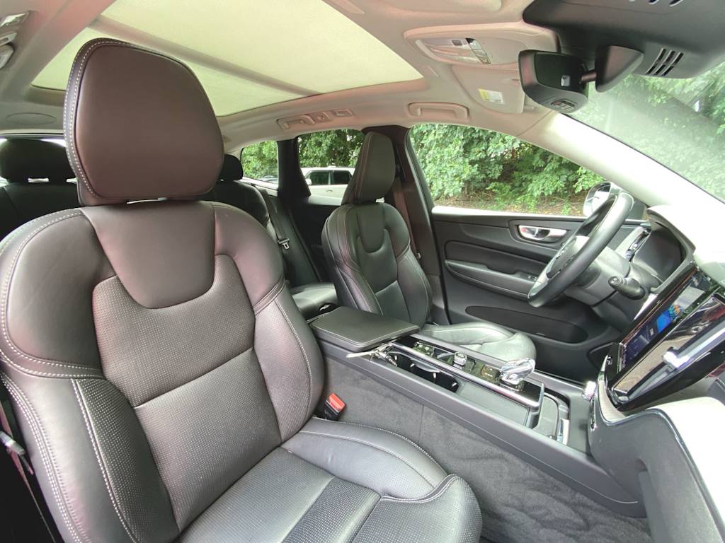 Thumbnail: 2022 Volvo XC60 - 27