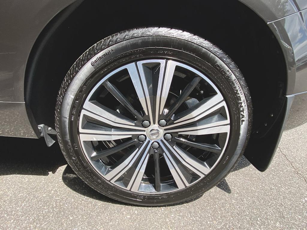Thumbnail: 2022 Volvo XC60 - 22