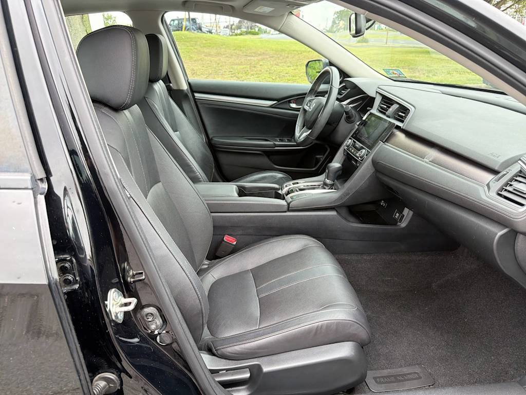 Thumbnail: 2016 Honda Civic - 10