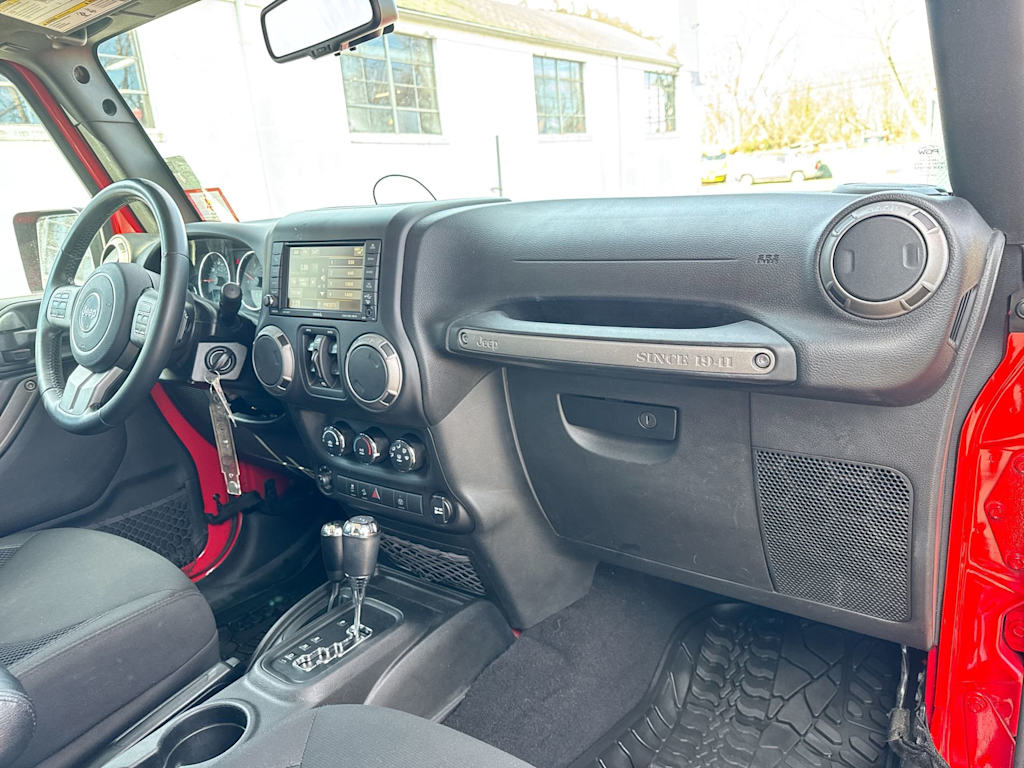 Thumbnail: 2017 Jeep Wrangler - 8