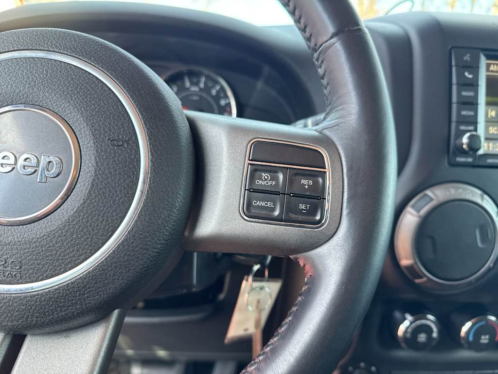 Thumbnail: 2017 Jeep Wrangler - 30