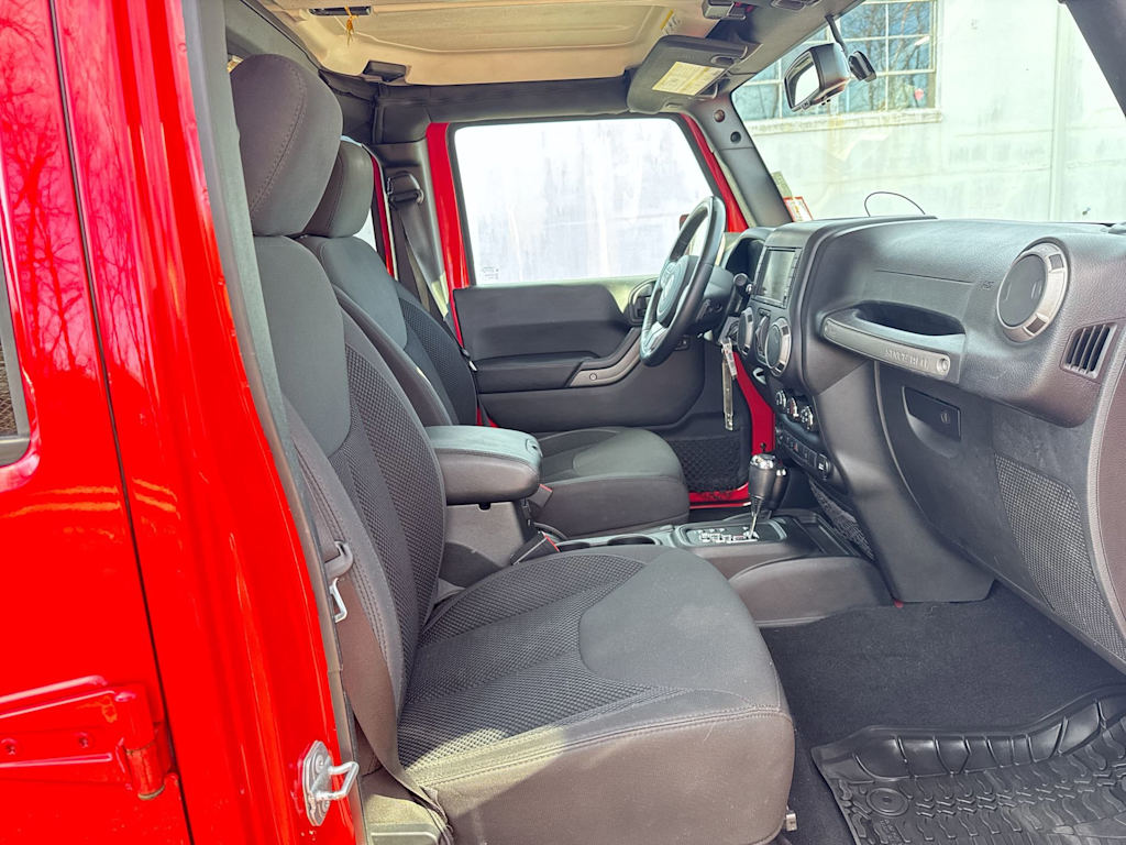 Thumbnail: 2017 Jeep Wrangler - 25