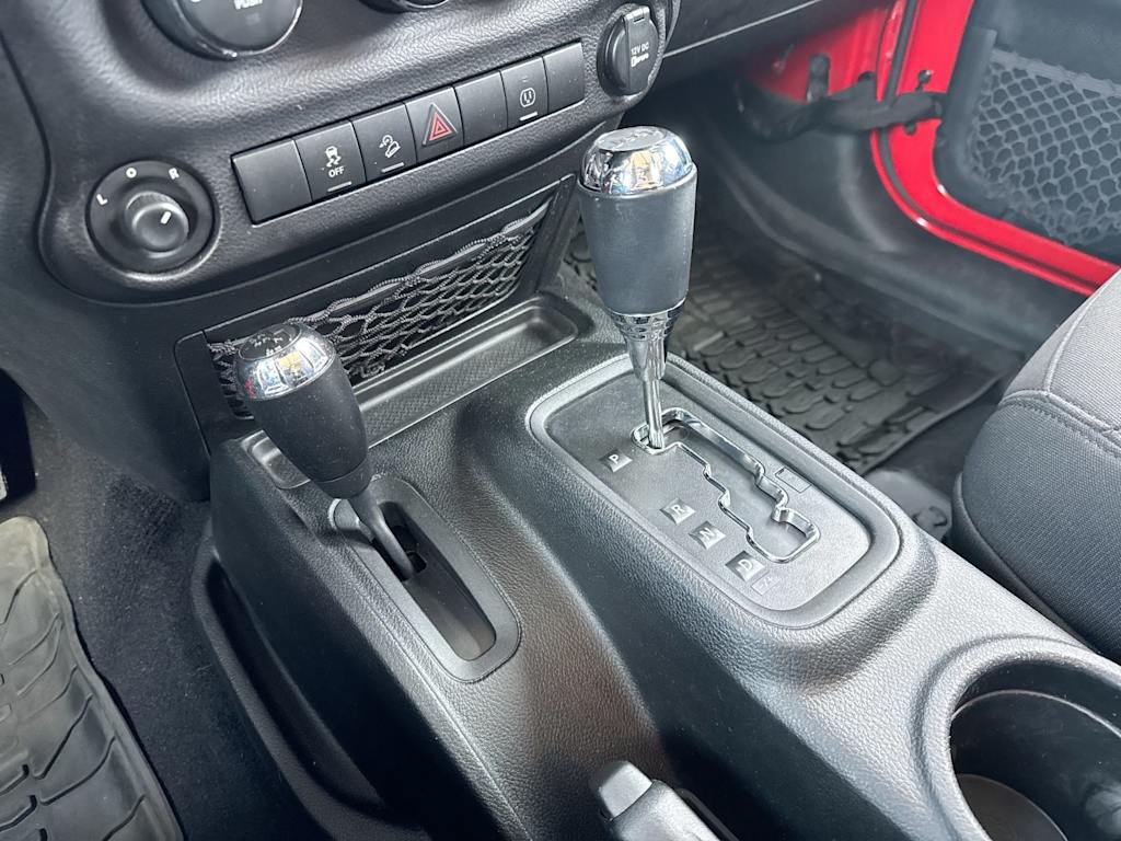 Thumbnail: 2017 Jeep Wrangler - 15