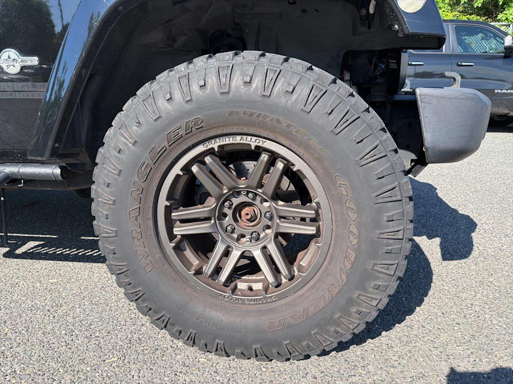 Thumbnail: 2013 Jeep Wrangler - 21