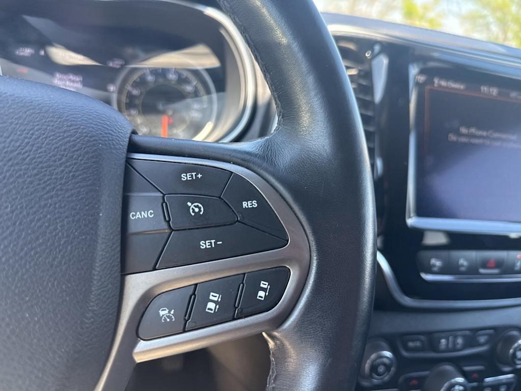 Thumbnail: 2019 Jeep Cherokee - 22