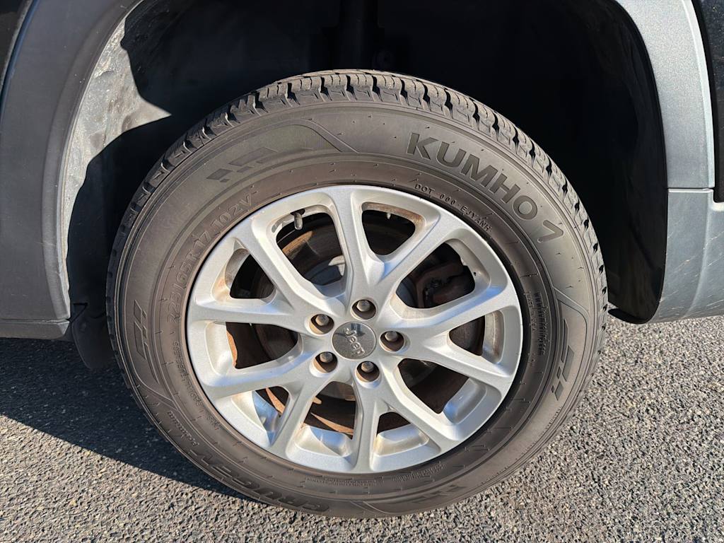 Thumbnail: 2018 Jeep Cherokee - 23