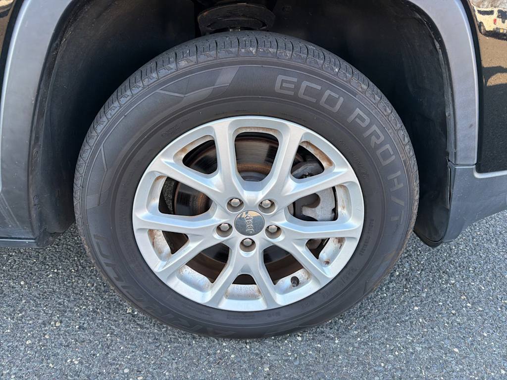 Thumbnail: 2018 Jeep Cherokee - 25