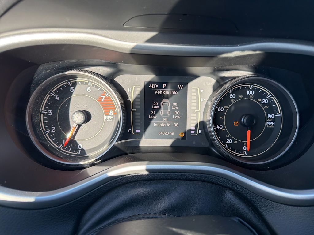 Thumbnail: 2018 Jeep Cherokee - 12