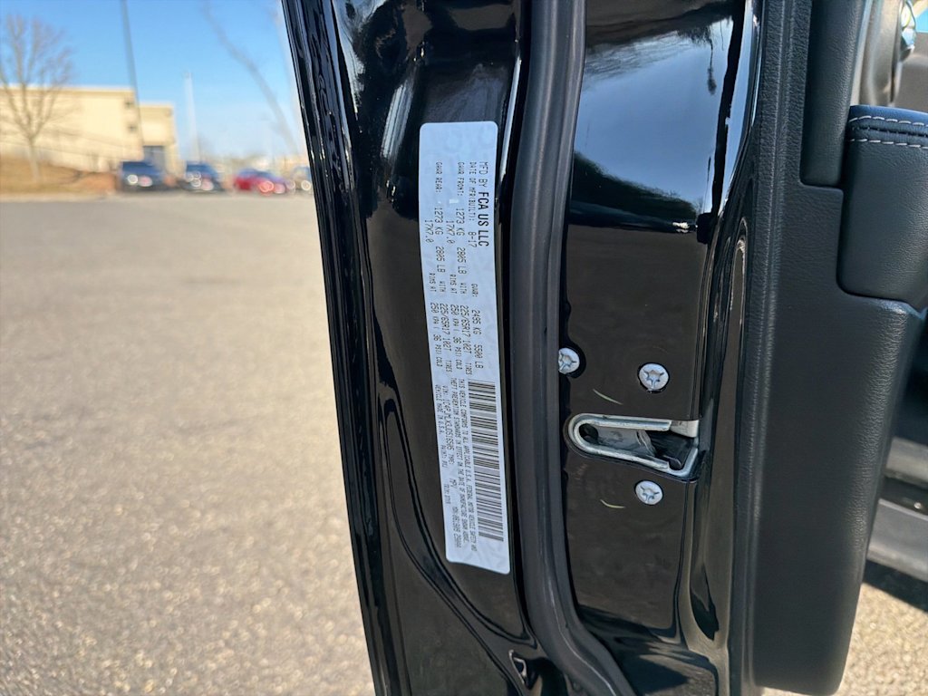 Thumbnail: 2018 Jeep Cherokee - 13