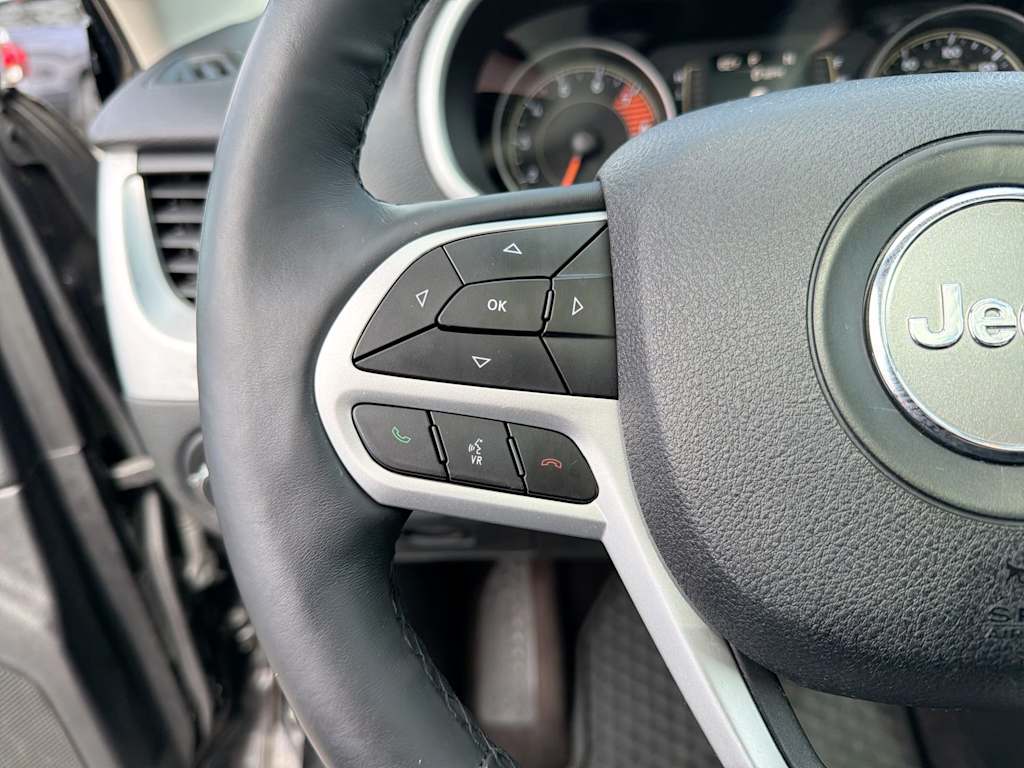Thumbnail: 2018 Jeep Cherokee - 31