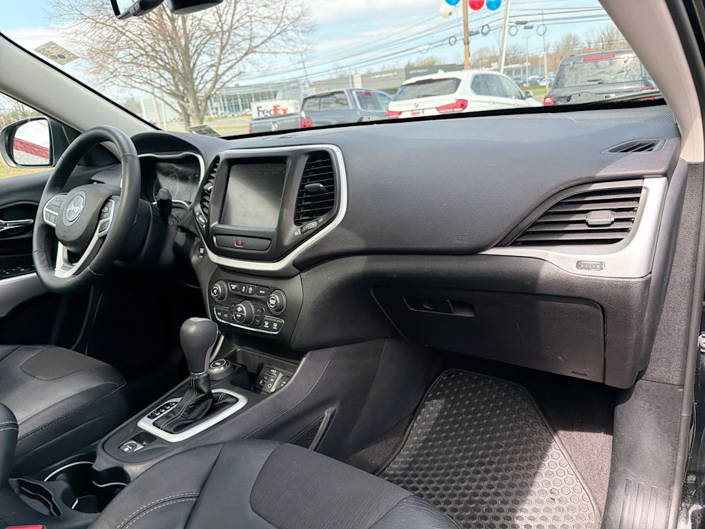 Thumbnail: 2018 Jeep Cherokee - 9