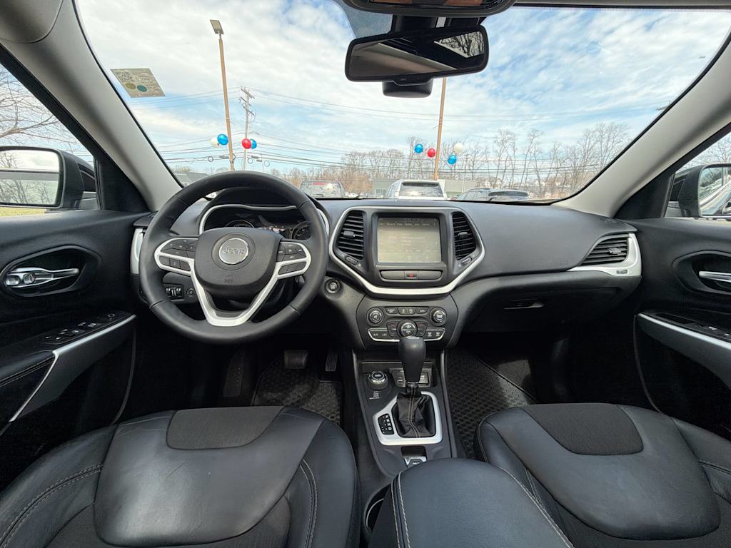 Thumbnail: 2018 Jeep Cherokee - 13