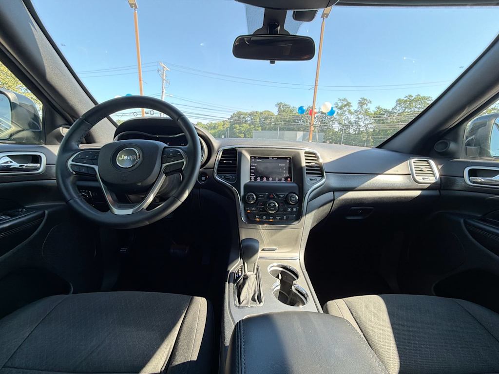 Thumbnail: 2018 Jeep Grand Cherokee - 11