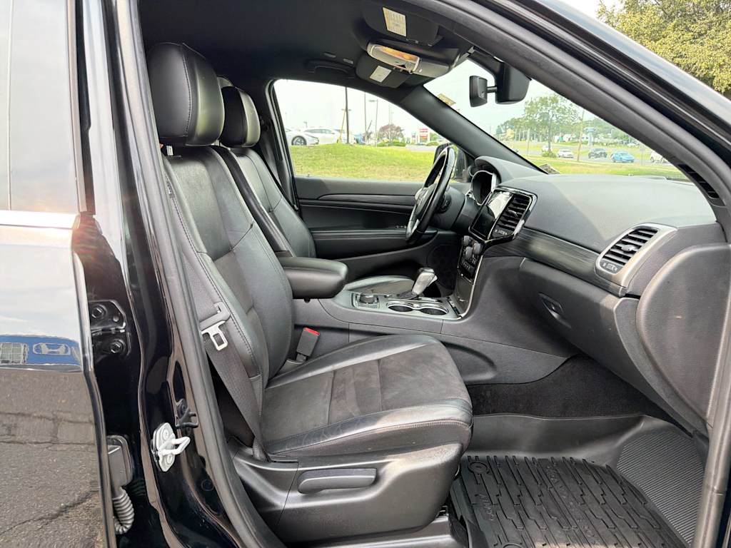 Thumbnail: 2020 Jeep Grand Cherokee - 11