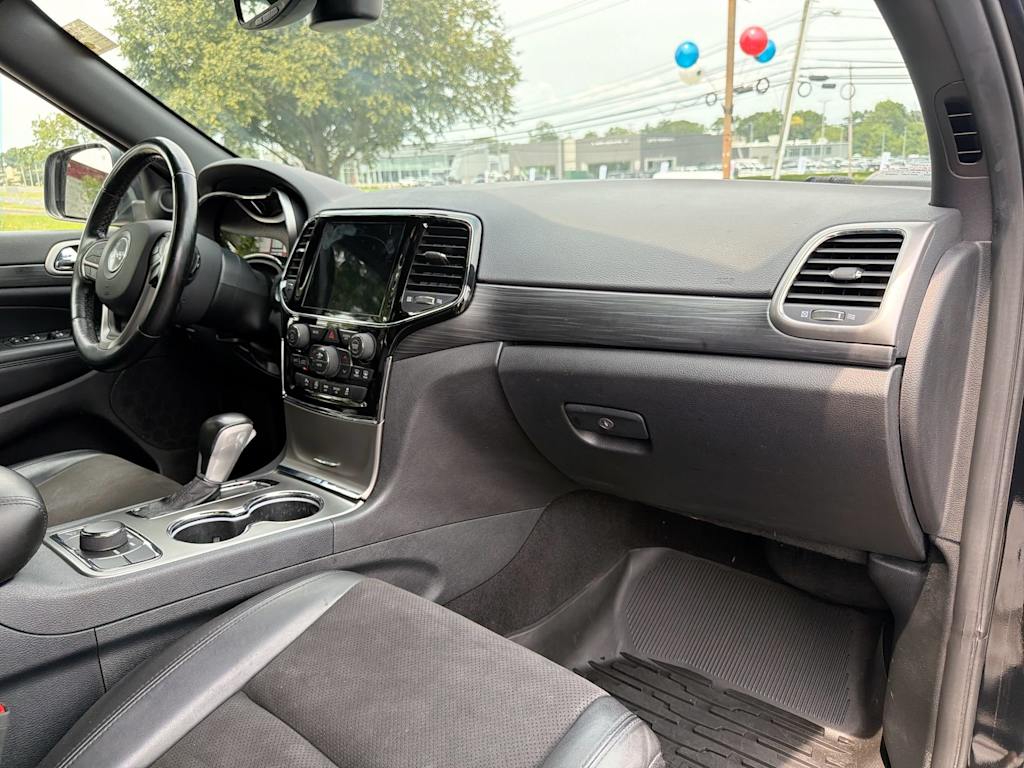 Thumbnail: 2020 Jeep Grand Cherokee - 9