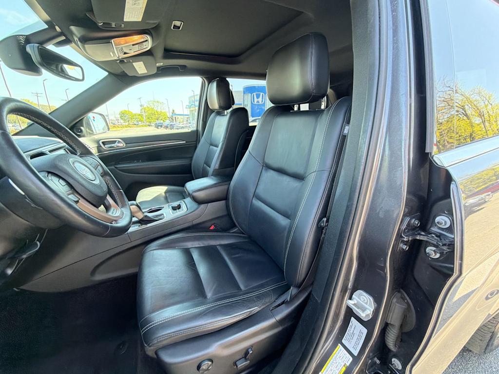 Thumbnail: 2017 Jeep Grand Cherokee - 28