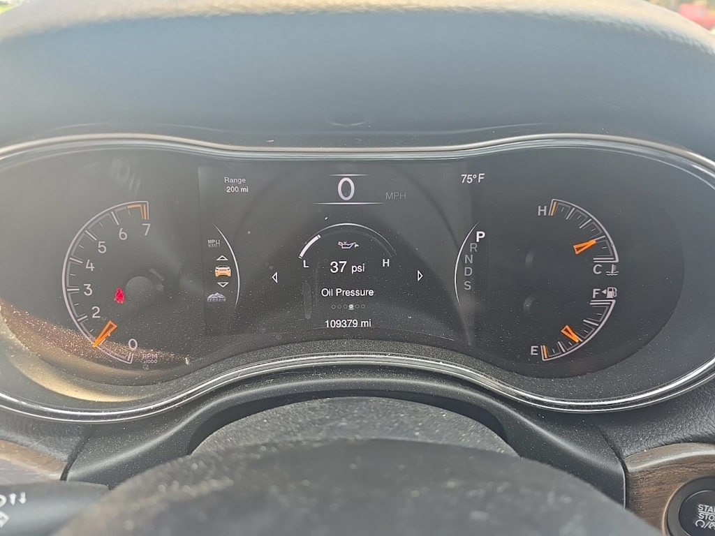 Thumbnail: 2015 Jeep Grand Cherokee - 11