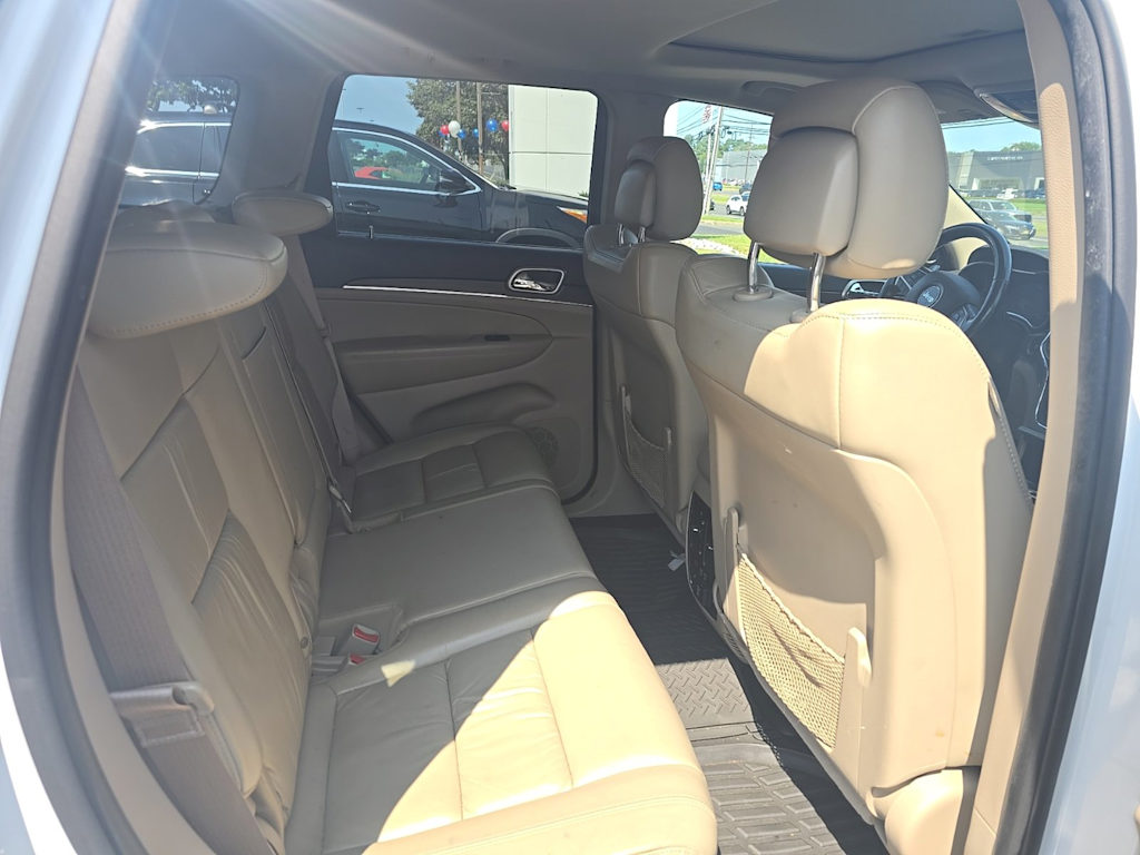 Thumbnail: 2015 Jeep Grand Cherokee - 9